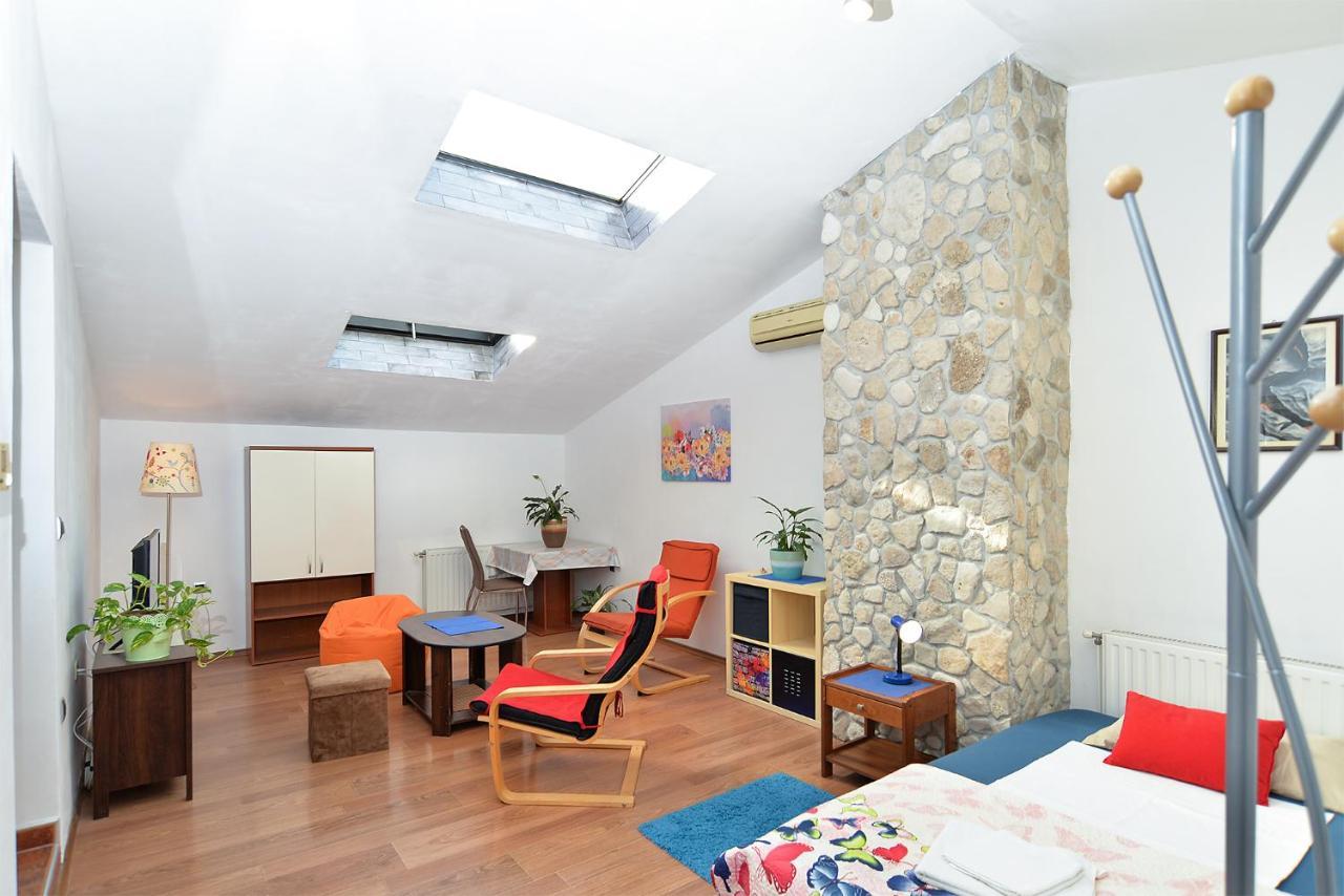 Apartment Puzar 295 Stinjan Bagian luar foto