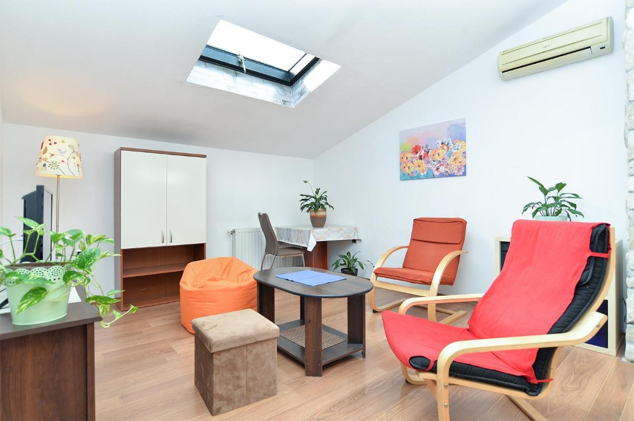 Apartment Puzar 295 Stinjan Bagian luar foto