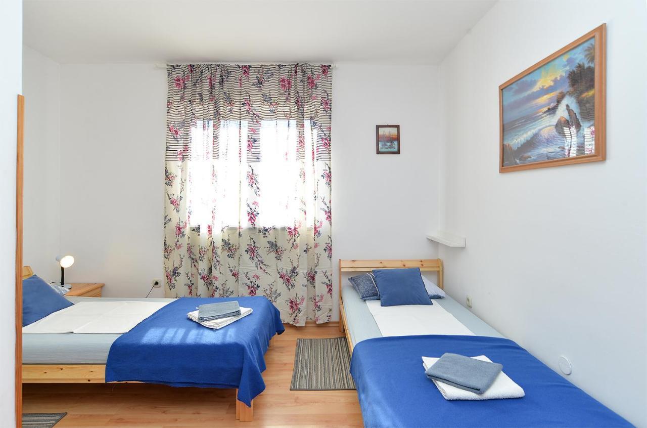 Apartment Puzar 295 Stinjan Bagian luar foto