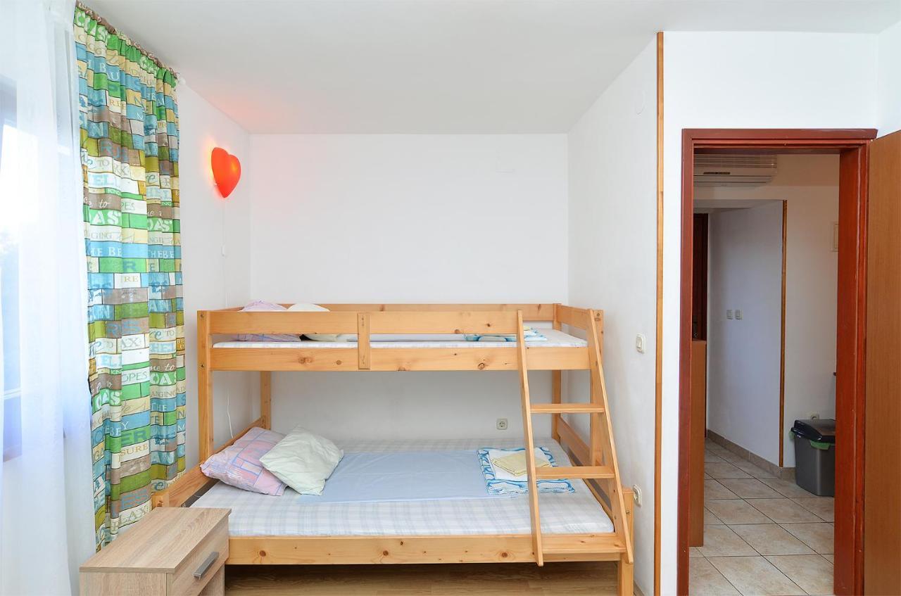 Apartment Puzar 295 Stinjan Bagian luar foto