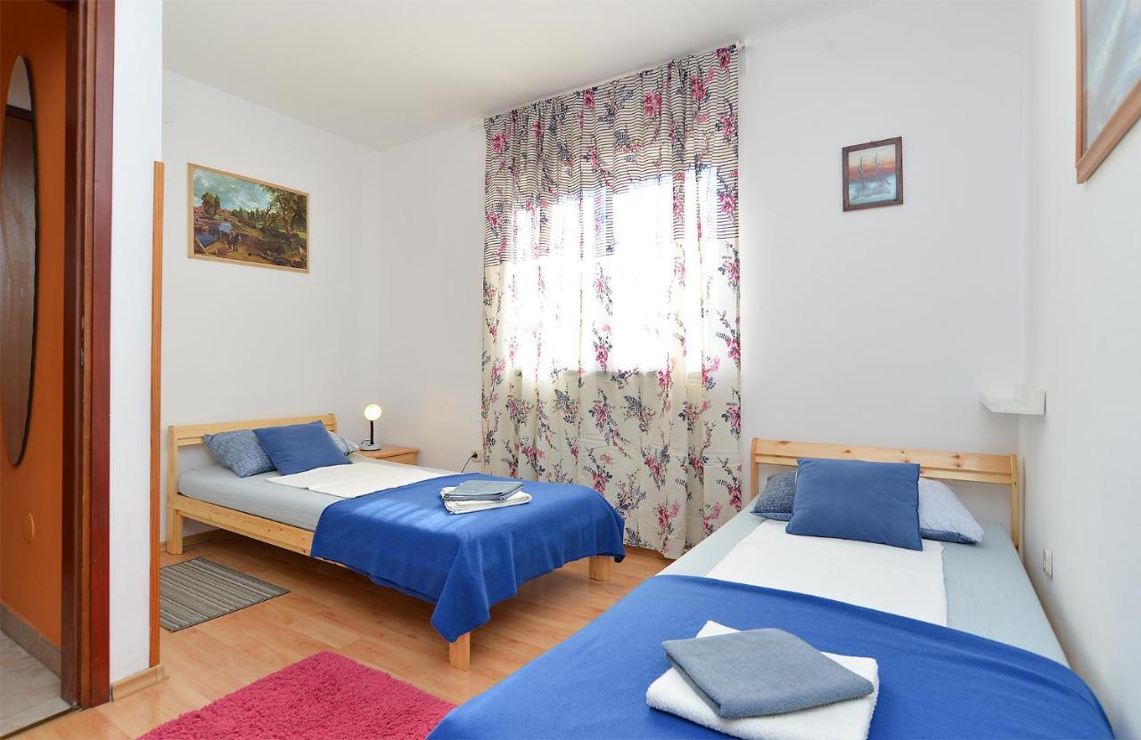 Apartment Puzar 295 Stinjan Bagian luar foto
