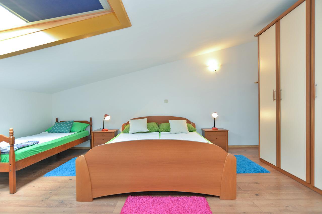 Apartment Puzar 295 Stinjan Bagian luar foto